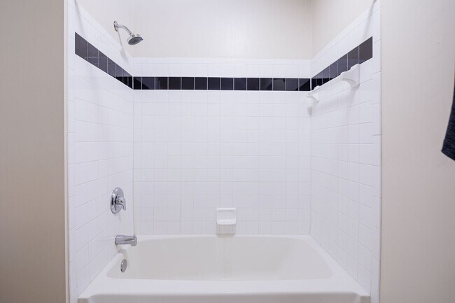 Foto del edificio - 341 N Charles St