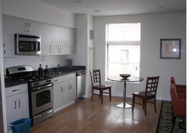 Building Photo - 599 Albany St