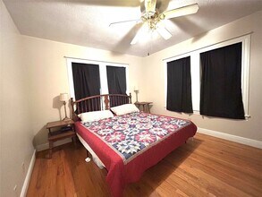 Building Photo - 4915 Houston Dr Building Photo - 4915 Houston Dr