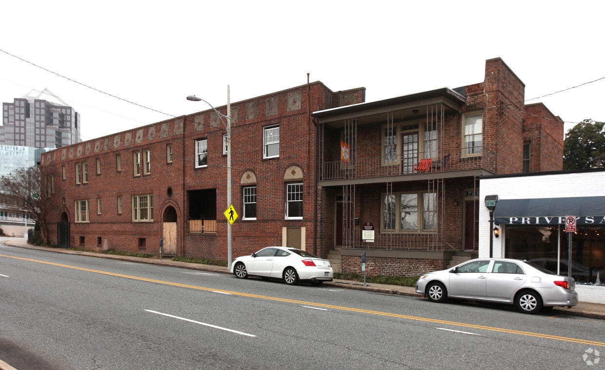 Primary Photo - 201 Summit Ave