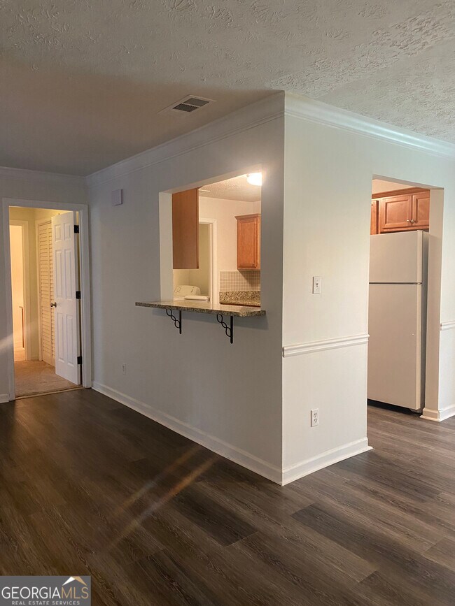 Foto del edificio - 122 Sterling Ct