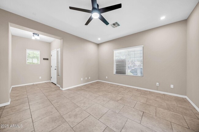 Building Photo - 3639 W Thalia Ct
