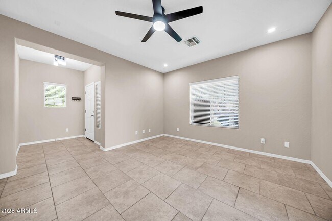 Foto del edificio - 3639 W Thalia Ct
