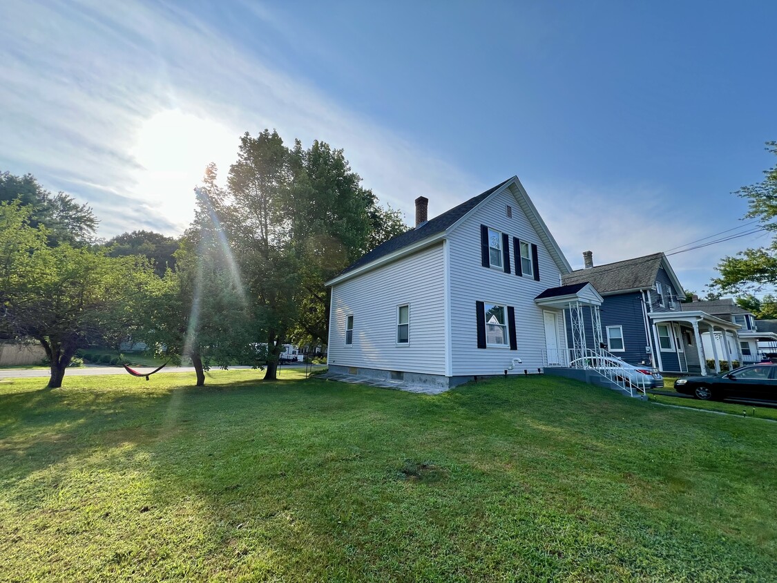 Foto principal - 203 Hall St