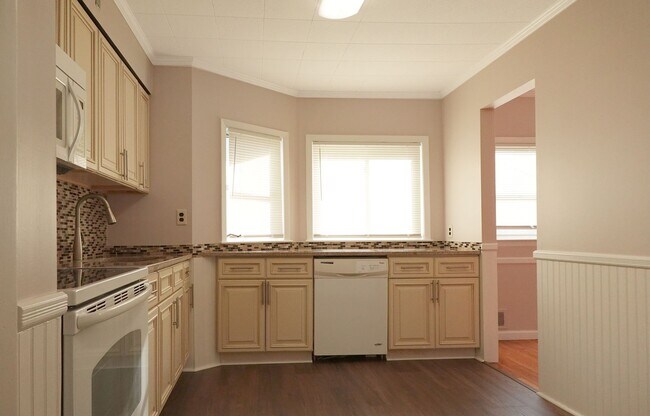 Foto del edificio - 3 Bedroom Plainview Split