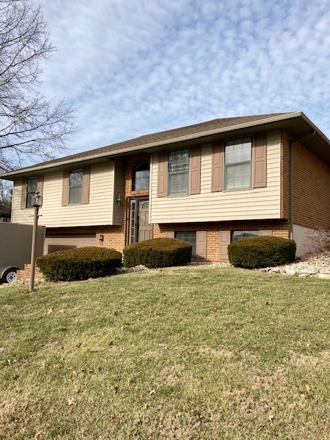 Front view - 187 Huntleigh Dr