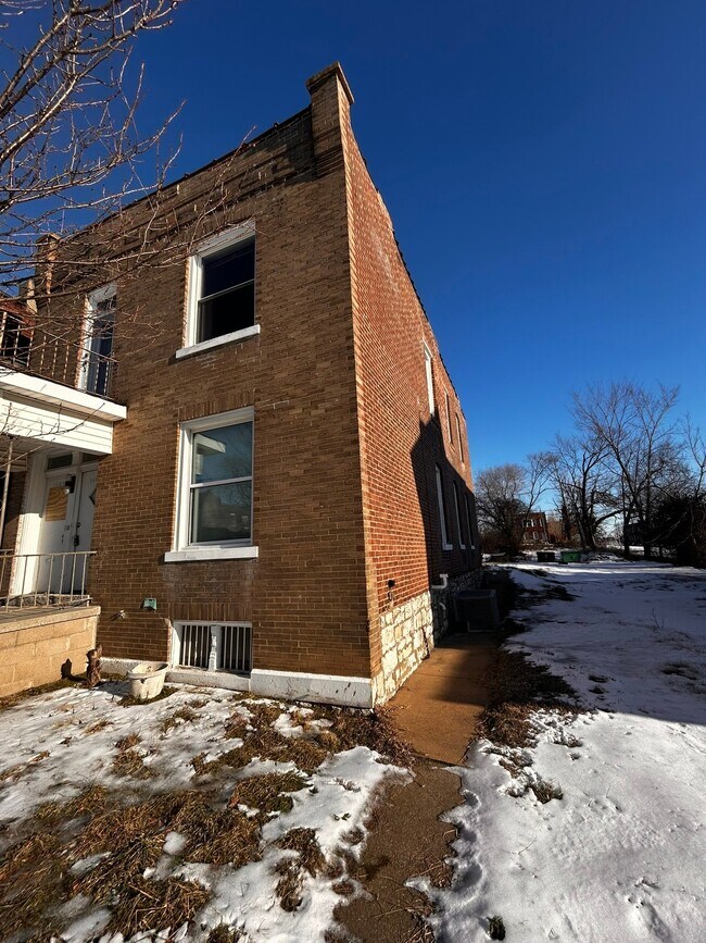 Foto del edificio - 1460 Laurel St