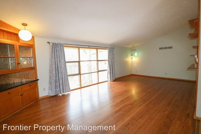 Foto del edificio - 3 br, 2 bath House - 2063 Hunting Ave