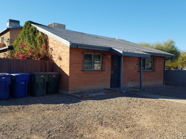 Unit #1 Entry - 1823 N Park Ave