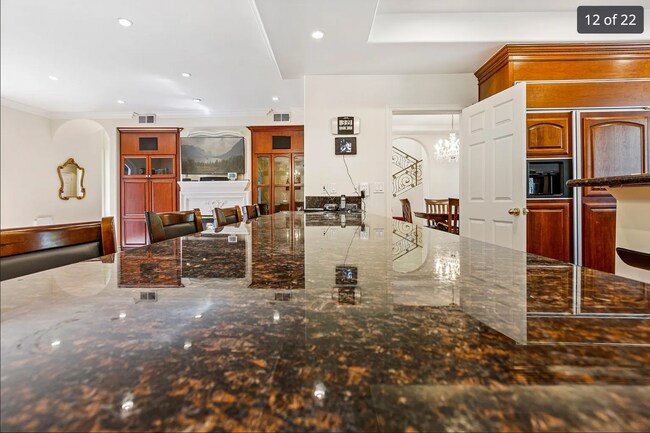 Foto del edificio - 4755 Vanalden Ave