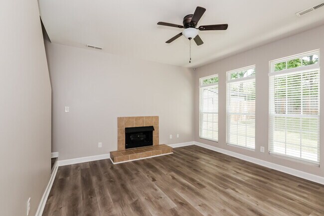 Foto del edificio - 7425 Heronwood Ln