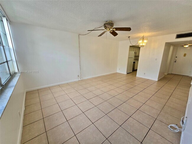 Foto del edificio - 2731 Taft St