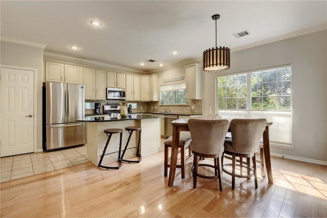 Foto del edificio - 6704 Menchaca Rd