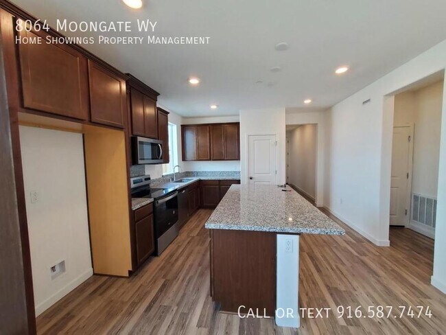 Building Photo - Moongate Way