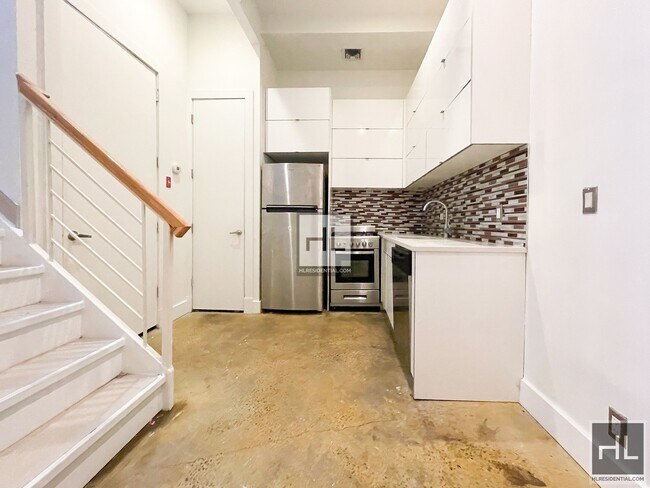Foto del edificio - 753 Lexington Ave. Unit #1A