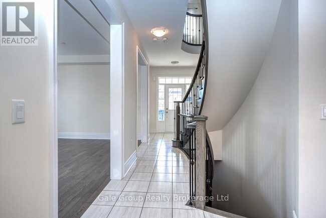 Photo du bâtiment - 648 McGill Ln