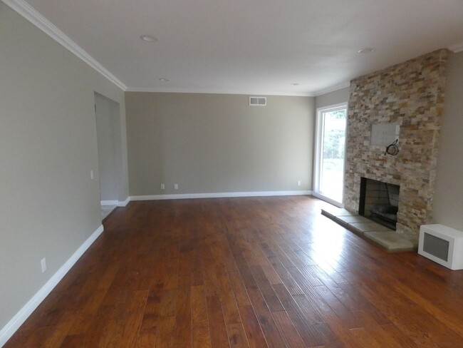 Foto del edificio - *Available NOW  in Hacienda Heights!*