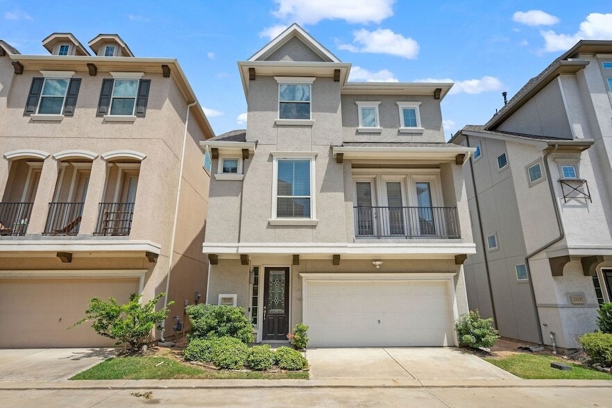 Foto principal - 2021 Cambridge Heights Pl
