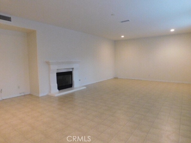 Foto del edificio - 27829 Lake Ridge Dr