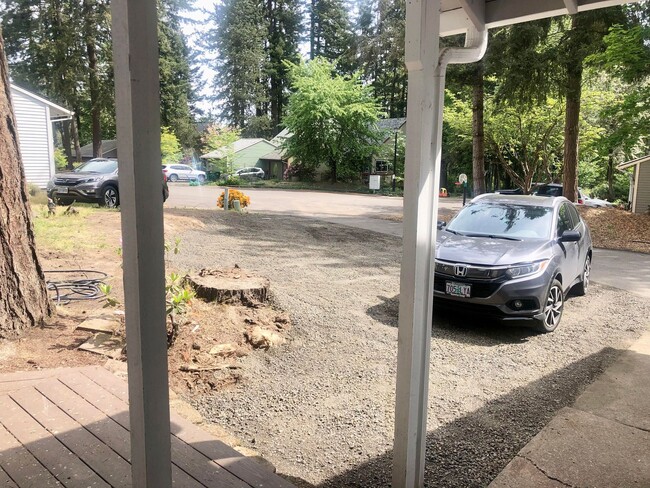 gravel parking, private, in addition to 1-car garage - 15142 SW Jaylee St
