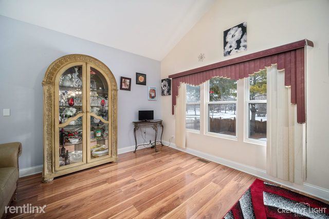 Foto del edificio - 4 br, 3 bath House - 5823 Lake Pointe Drive