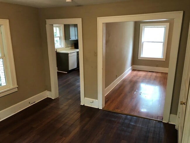 Building Photo - 419 Haynes St