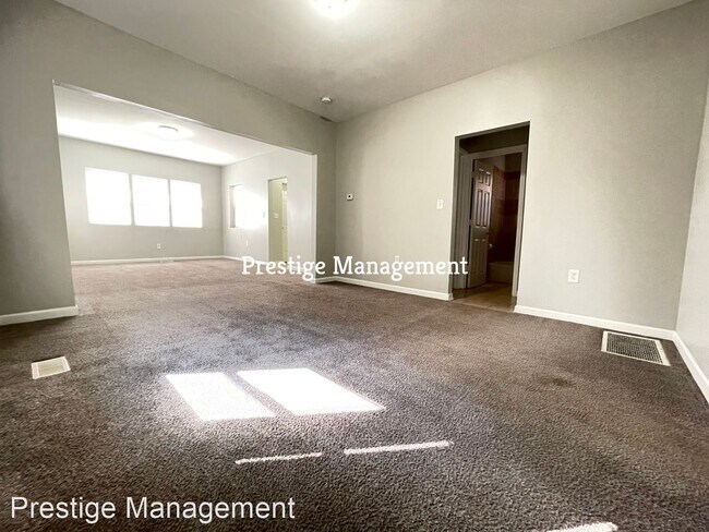 Building Photo - 3 br, 2 bath House - 1145 Polk Street