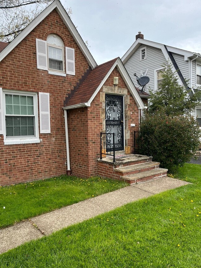 Photo - 920 Vineshire Rd House