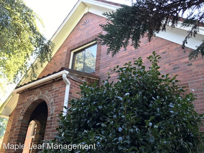 Foto del edificio - 10039 Sand Point Way NE