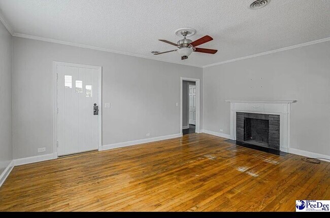 Living Room - 611 Greenway Dr