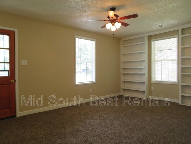 Building Photo - 1322 Russwood Rd
