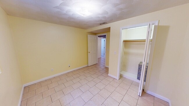 Building Photo - 123 Aspinwall Ave