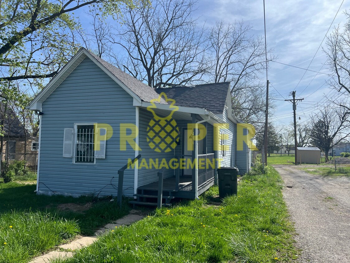 Foto principal - 3 bedrooms 1 bathrooms house for rent