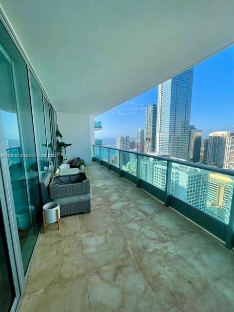 Foto del edificio - 1331 Brickell Bay Dr