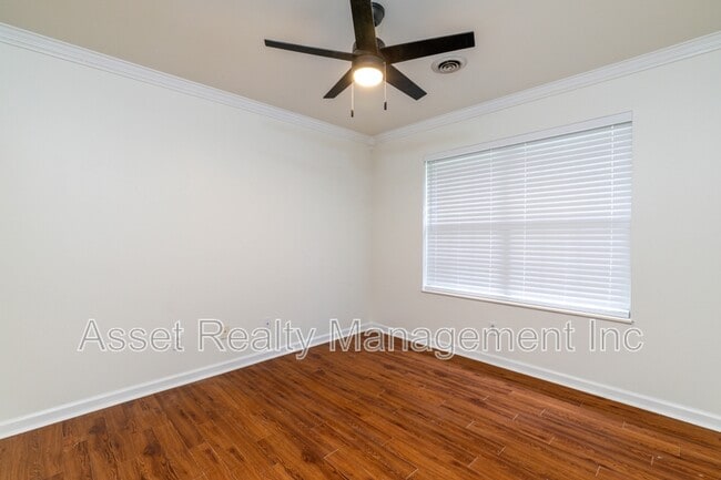 Building Photo - 1315 Lucy Way