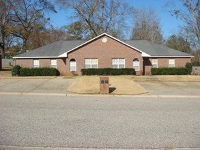 Building Photo - 136 Halal Ct