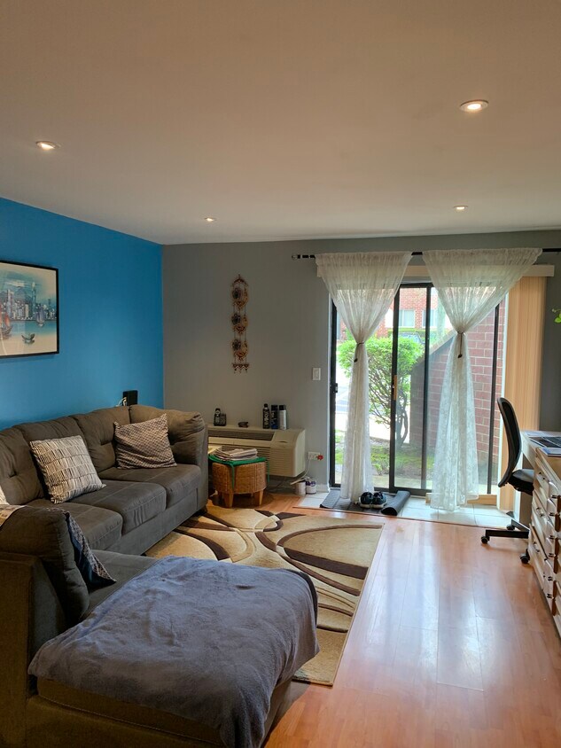 Foto principal - 880 Lakeside N Dr