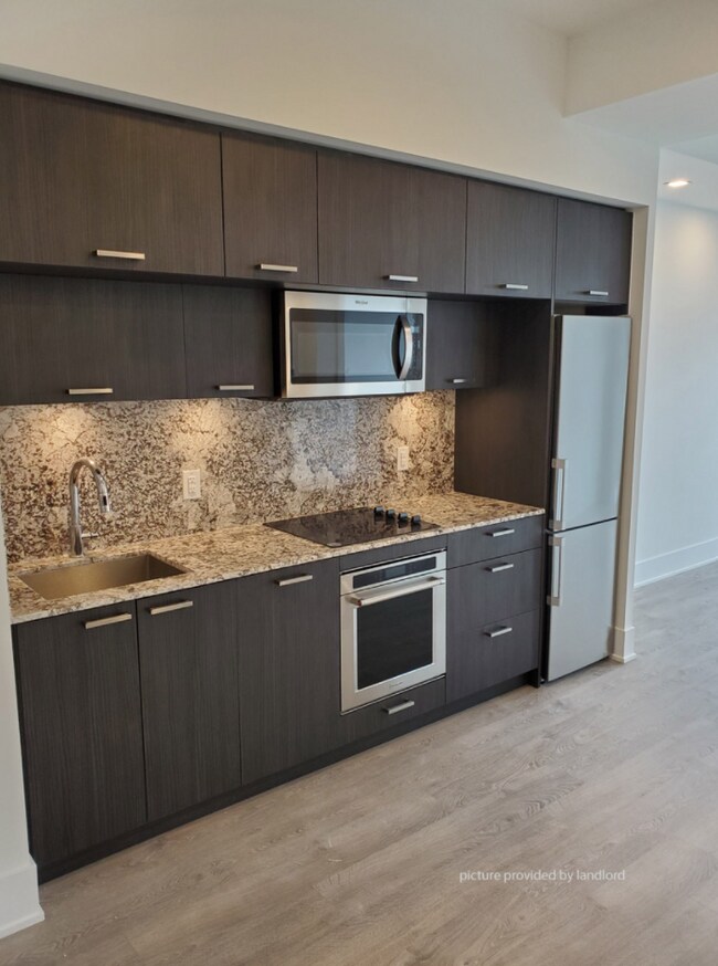 Photo du bâtiment - FORM, a boutique condominium on McCaul