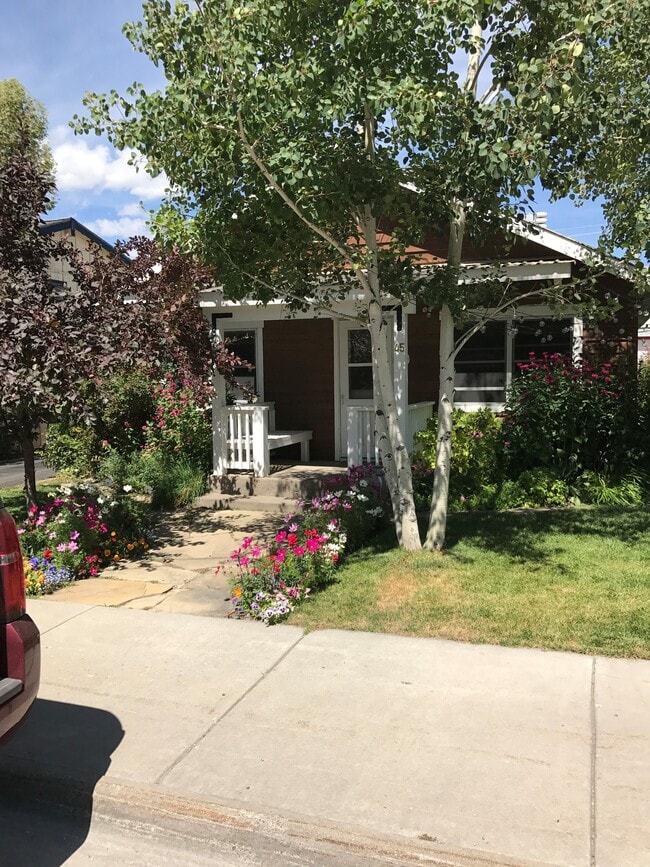 Foto del edificio - 45 E Simpson Ave