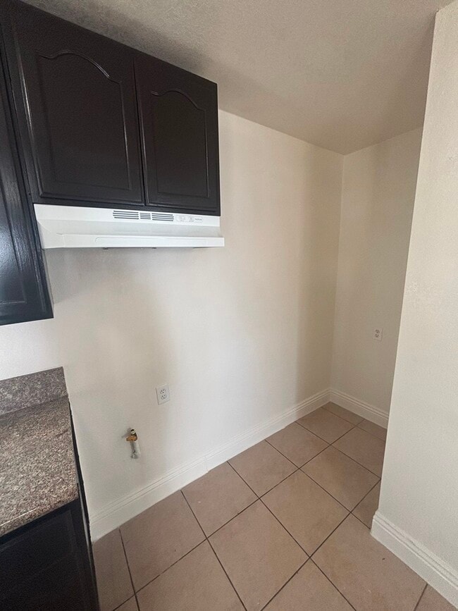 Foto del edificio - 2721 1/2 S Sycamore Ave