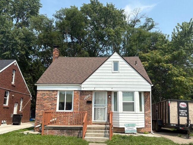 Building Photo - 9636 Marlowe St