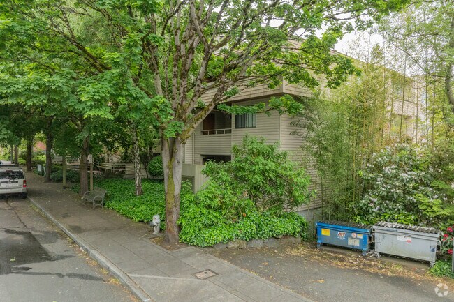 Foto del edificio - 3055 80th Ave SE