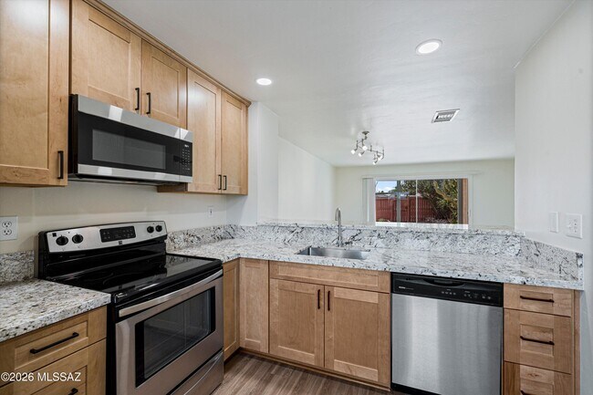 Foto del edificio - 2616 Ironcrest Dr W