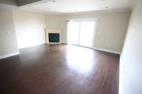 Foto del edificio - 11911 Mayfield Ave