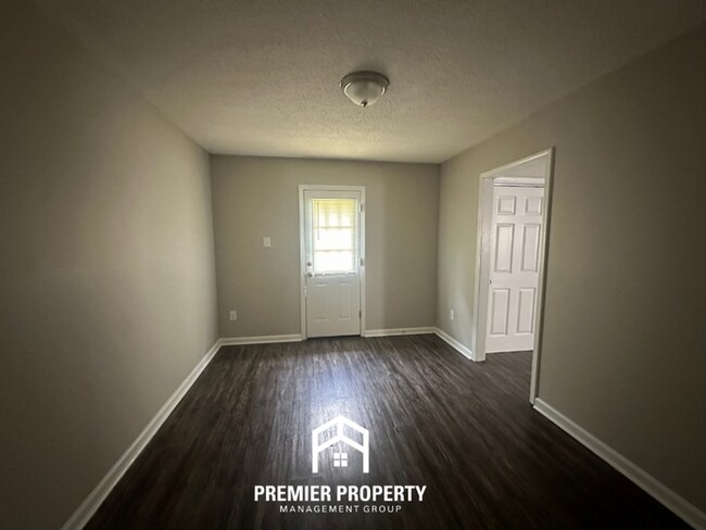 Foto del edificio - Modern 3BR/2BA Bartlett Area Home | Brick Fireplace & Spacious Fenced Yard