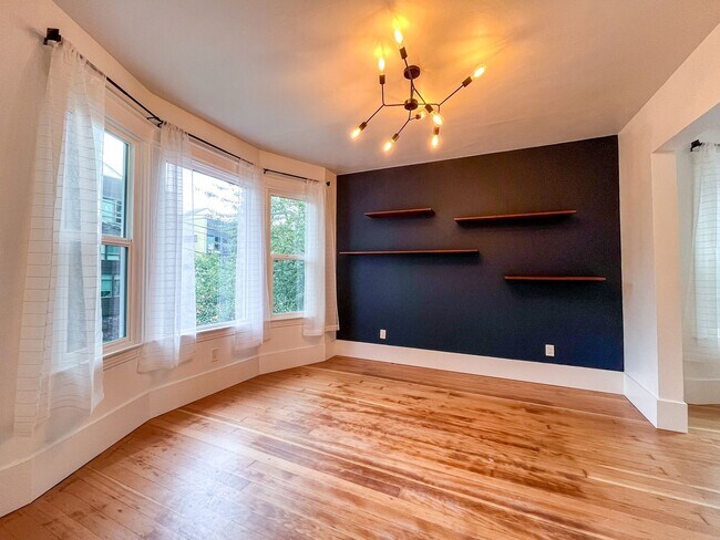 Foto del edificio - Fully Restored 1900's Capitol Hill 4bd/2.5...
