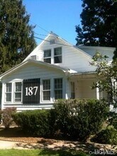 Building Photo - 187 W Clarkstown Rd