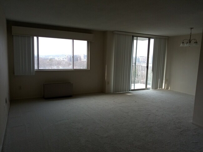 Dining area, living room - 2059 Huntington Ave