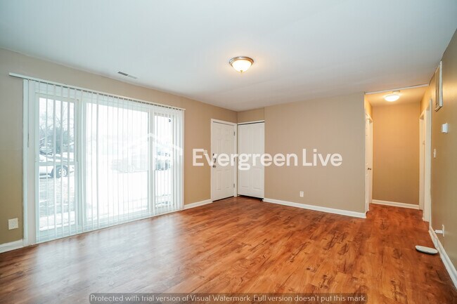 Foto del edificio - 2074 Woodland Ave