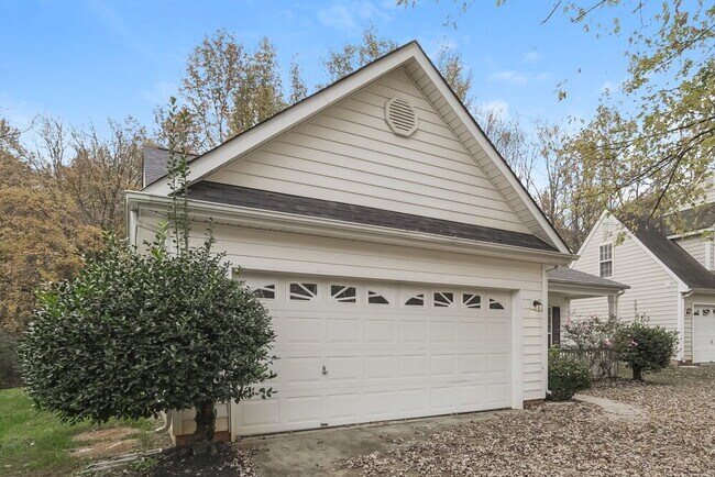 Building Photo - 6101 Spanish Moss Ln